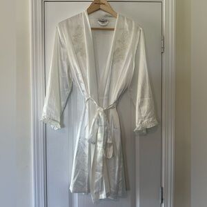 Linea Donatello white bridal style robe * flower, pearl & sequin details